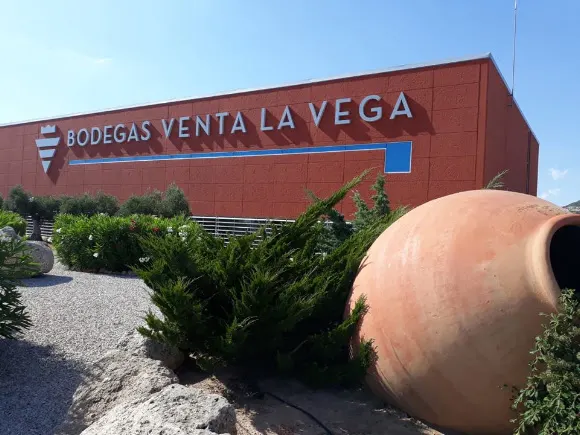 BODEGAS VENTA LA VEGA. - Almansa