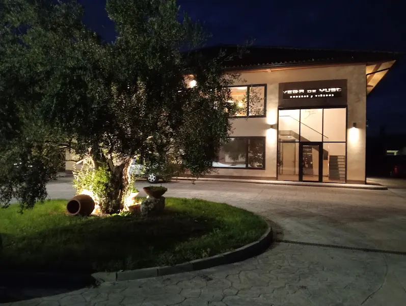Bodegas y Viñedos Vega de Yuso, S.L. - Quintanilla de Onesimo
