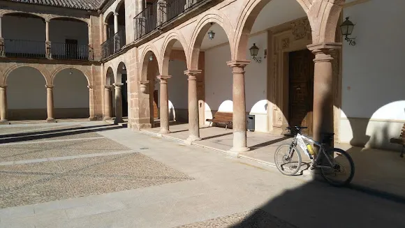 Cooperativa Nuestra Señora De La Antigua Y Sto. Tomás De Villanueva - Bodega en Villanueva de los Infantes
