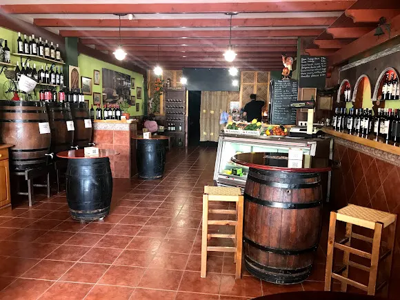 Bodega San José - Tienda de vinos en Almuñécar