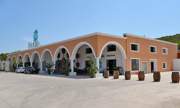 Ibizkus - Bodega en Santa Eulalia del Río