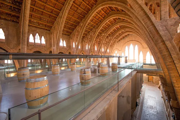 Bodega Modernista - Catedral del Vino